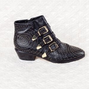 Steve Madden STUDDED boots - sz 10